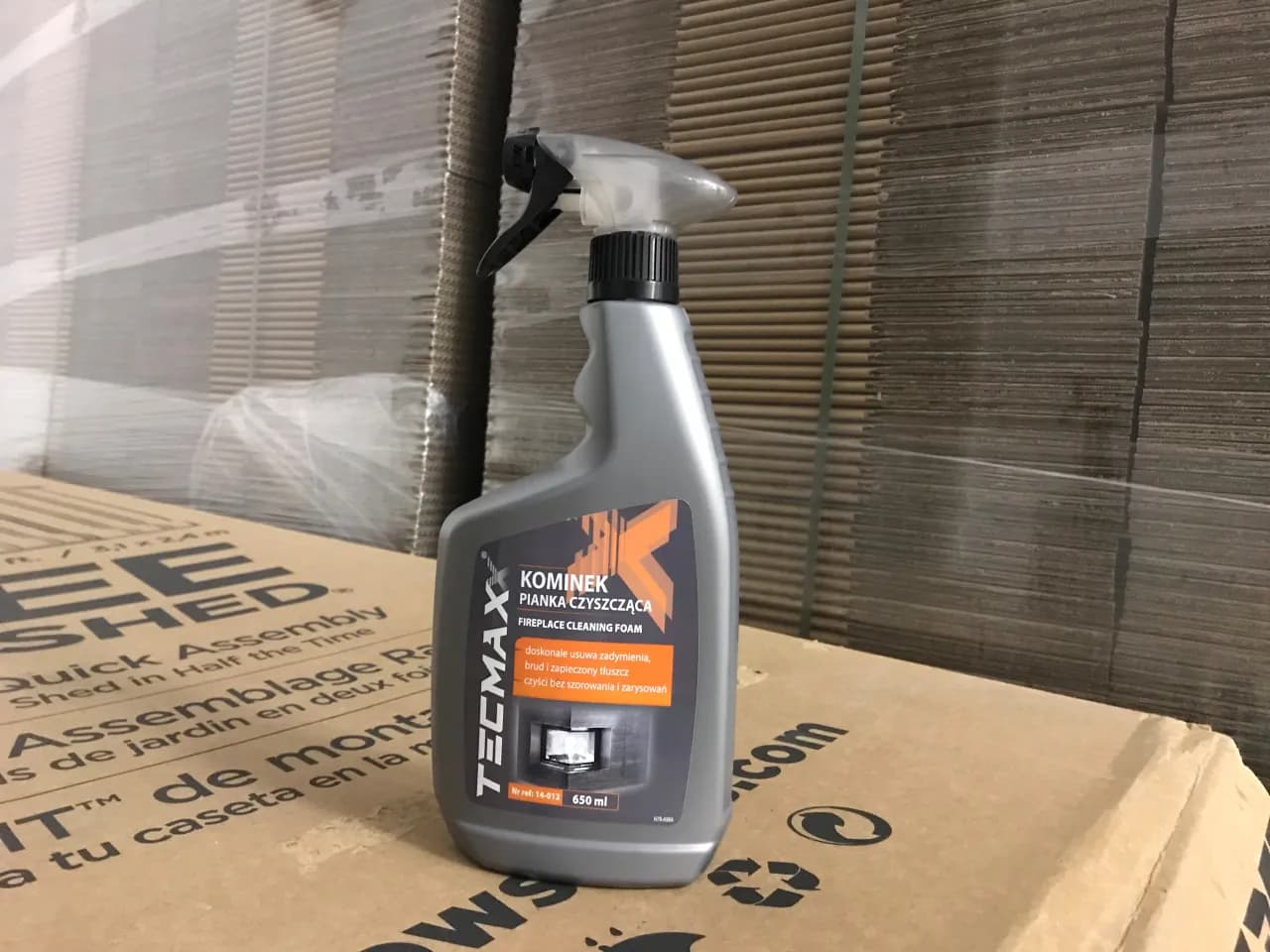 Jak zabezpieczyć szybę kominka przed okopceniem i cieszyć się czystością