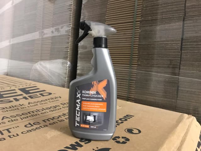 Jak zabezpieczyć szybę kominka przed okopceniem i cieszyć się czystością