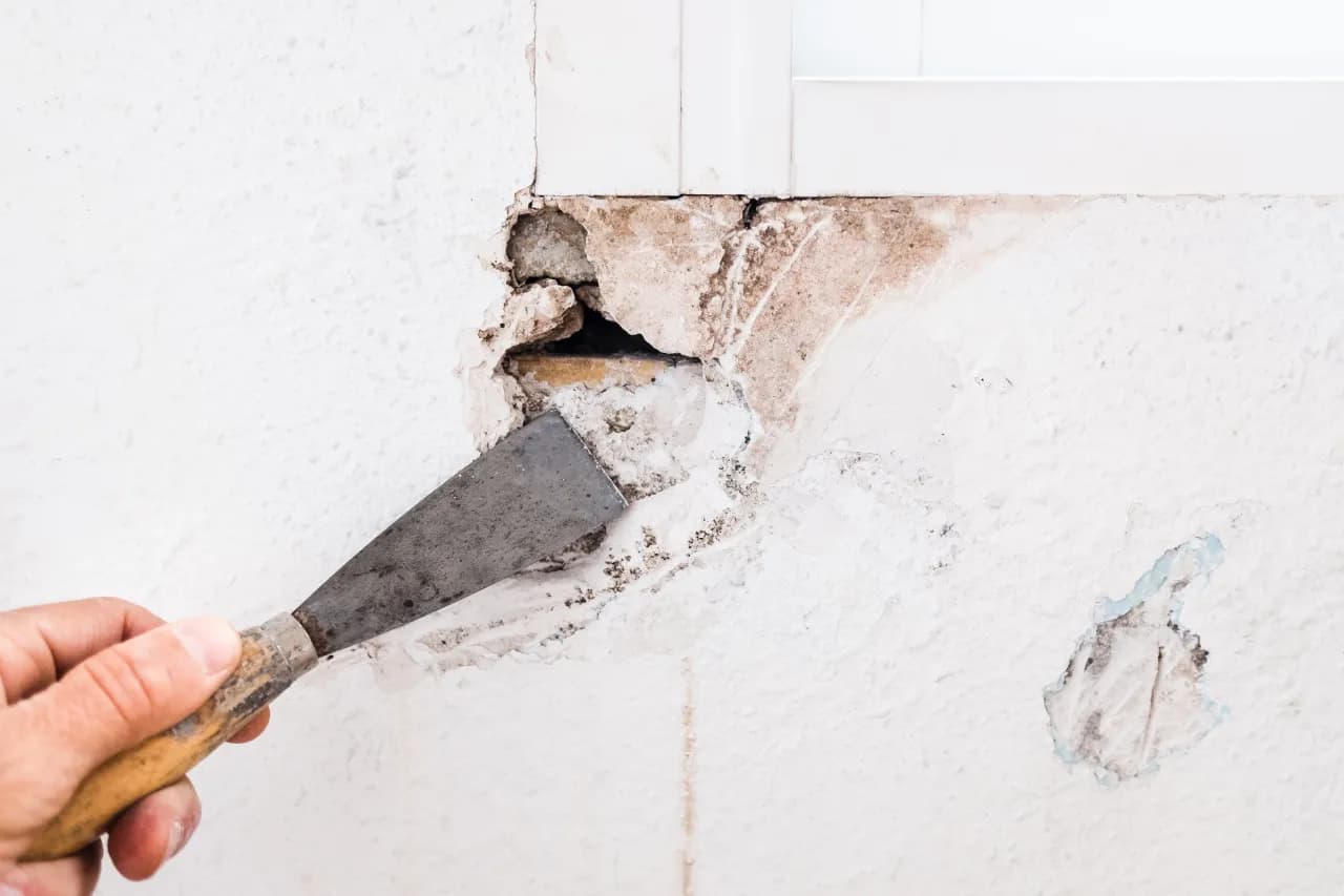 Jak szpachlować piankę montażową? Proste sposoby na gładką powierzchnię